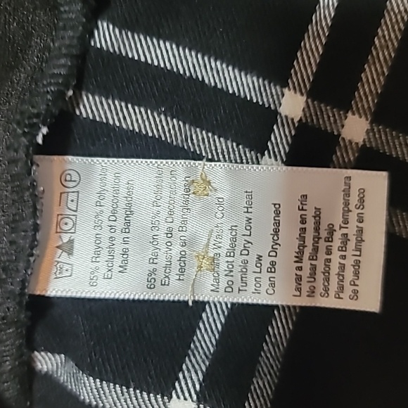 Jachs Girlfriend New York Women's' Flannel Shirt. Medium, Black, Side Pockets - Picture 3 of 11